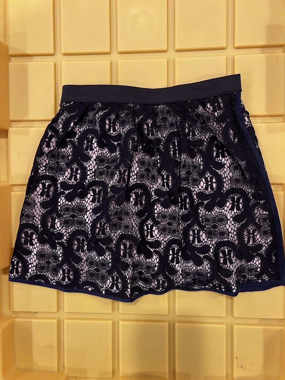 Phillip Kim Kid Black Lace Skirt Over Beige Silk Size 5